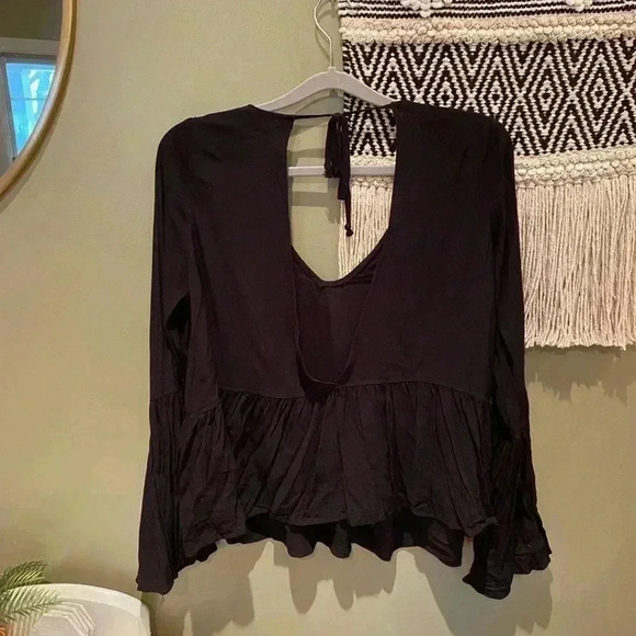 SADIE & SAGE BLACK OPEN BACK BLOUSE BELL SLEEVE S - Picture 2 of 4